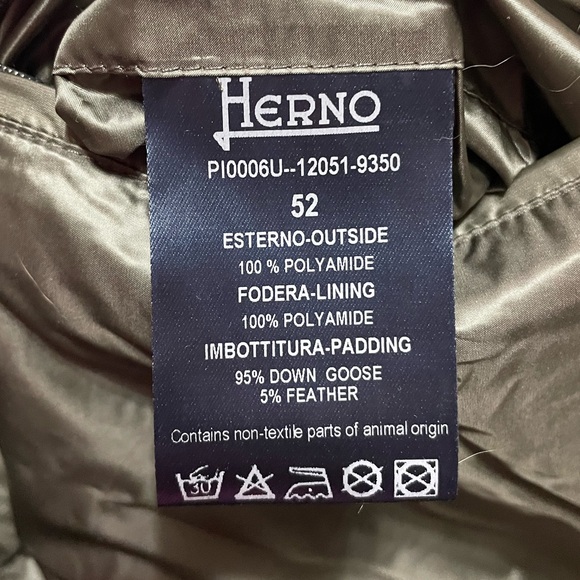 HERNO - Men’s Nylon Down Vest - Picture 6 of 8